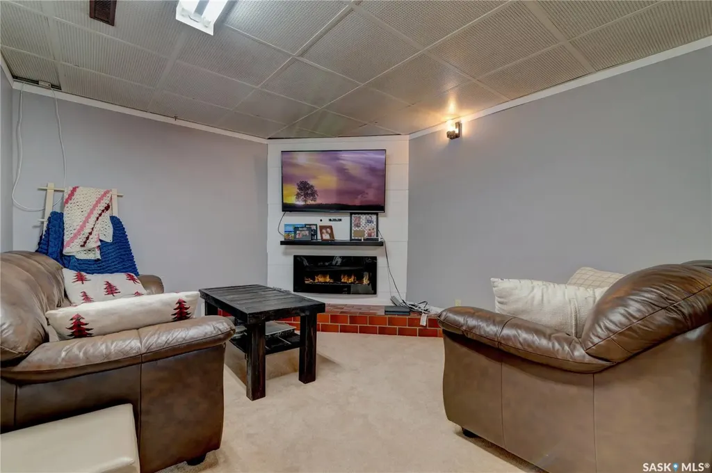 66 Denny Crescent Regina SK S4N 5J9