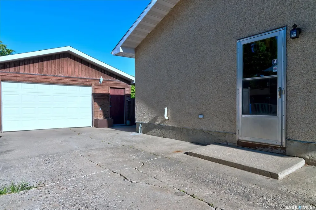 66 Denny Crescent Regina SK S4N 5J9