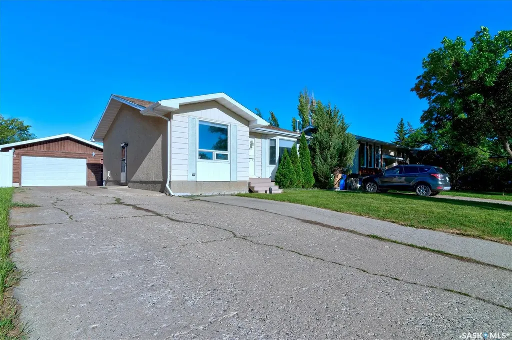 66 Denny Crescent Regina SK S4N 5J9