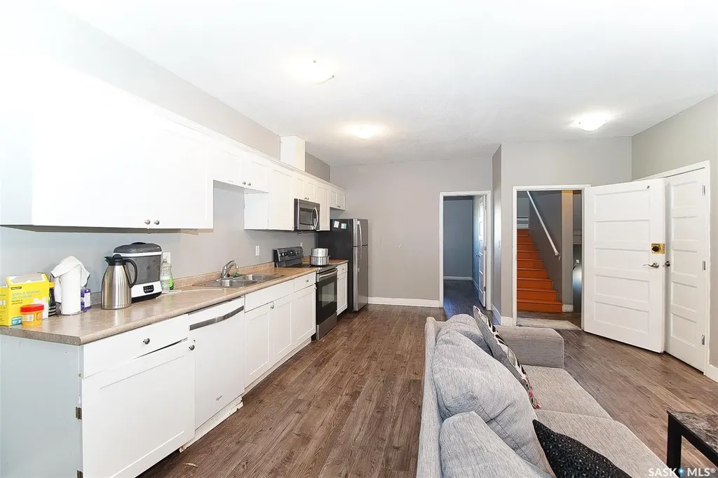 1352 Angus Street Regina SK S4T 1Y8
