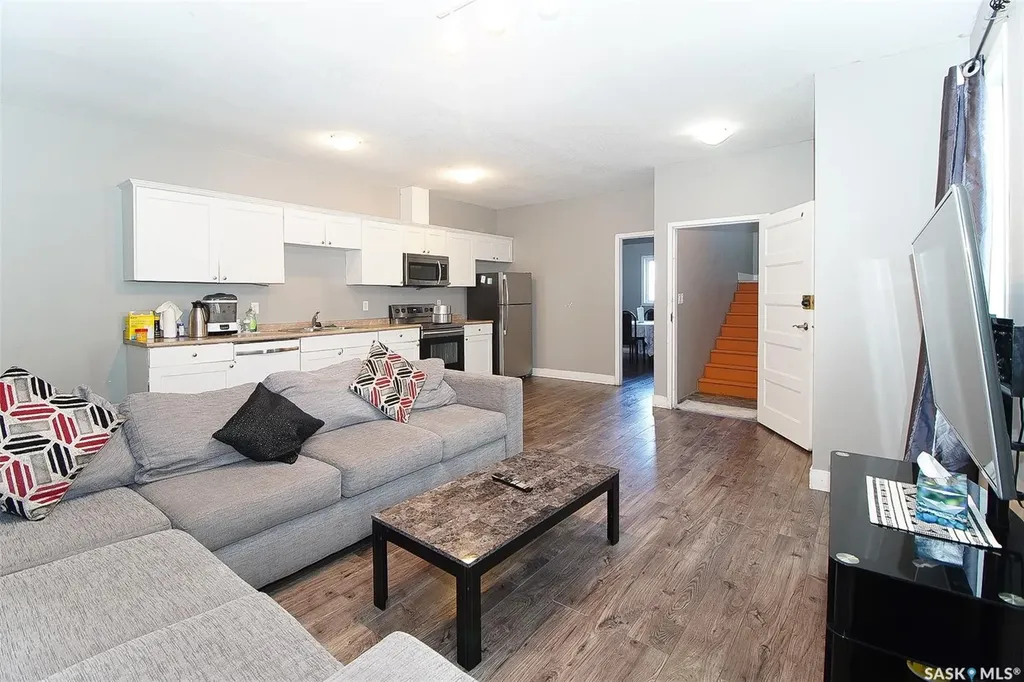 1352 Angus Street Regina SK S4T 1Y8