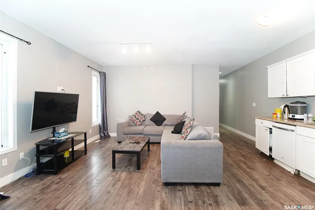 1352 Angus Street Regina SK S4T 1Y8