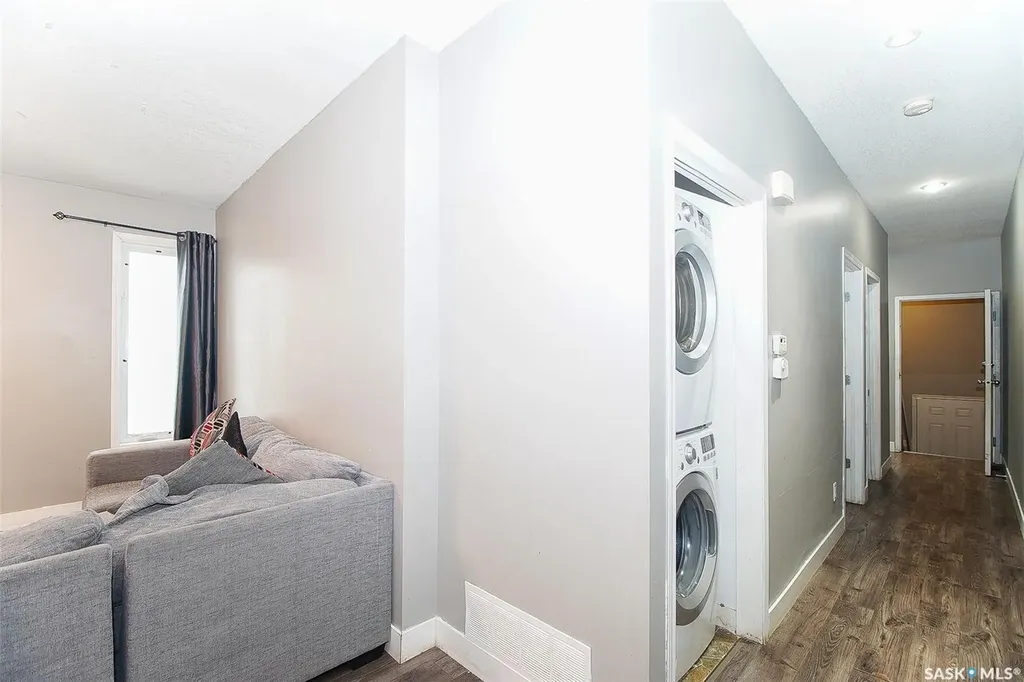 1352 Angus Street Regina SK S4T 1Y8