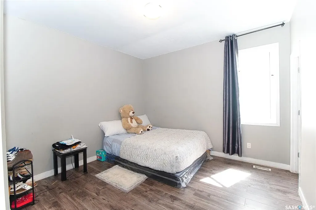 1352 Angus Street Regina SK S4T 1Y8