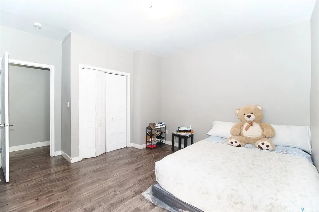 1352 Angus Street Regina SK S4T 1Y8