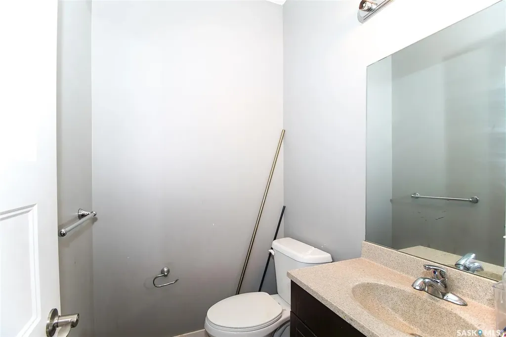 1352 Angus Street Regina SK S4T 1Y8