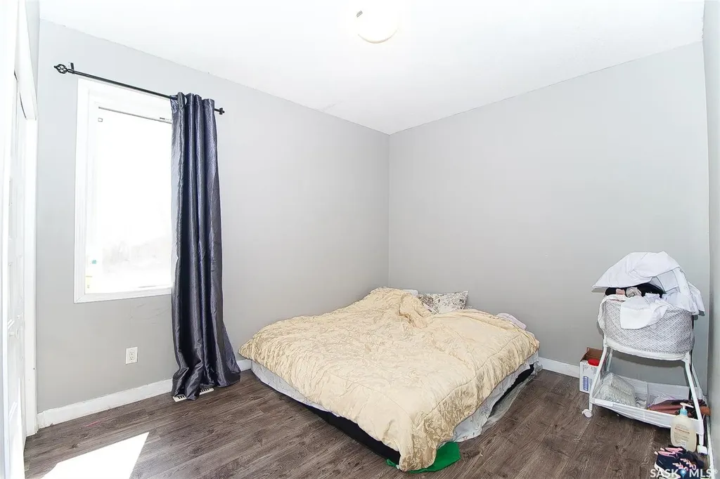 1352 Angus Street Regina SK S4T 1Y8