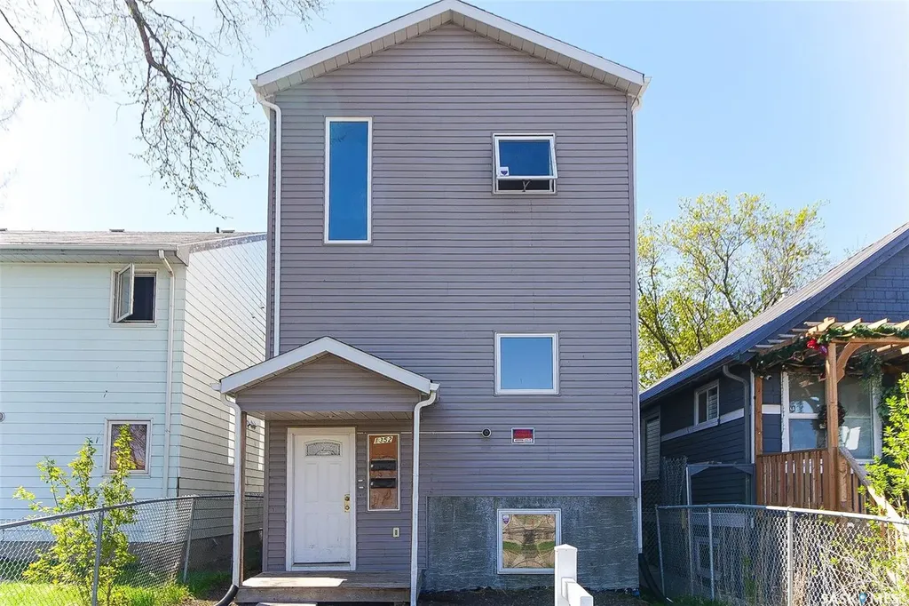 1352 Angus Street Regina SK S4T 1Y8