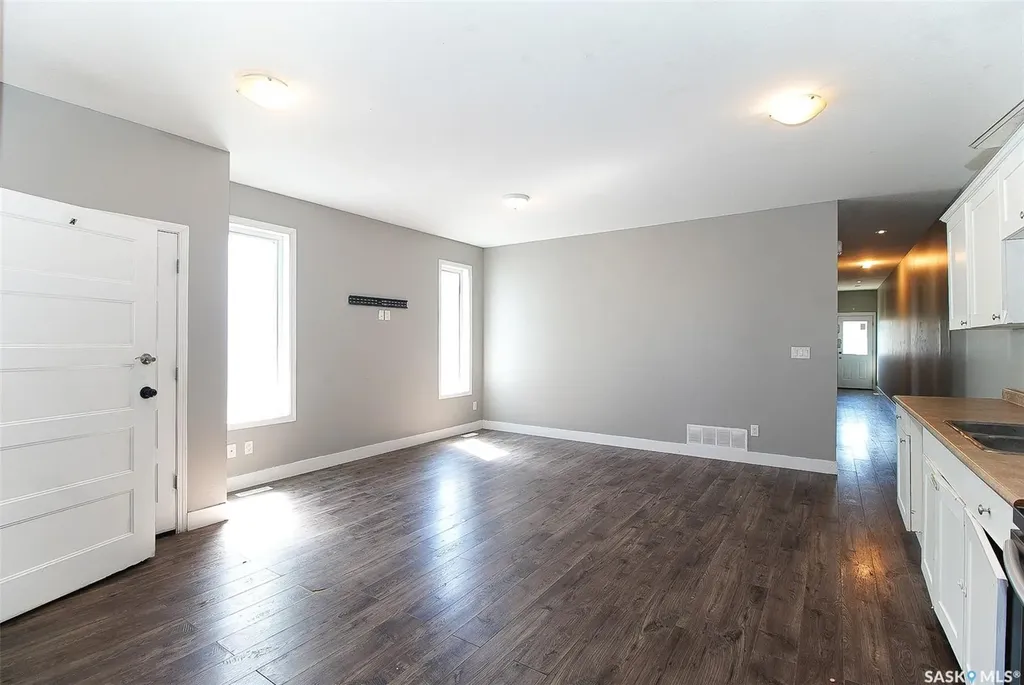 1352 Angus Street Regina SK S4T 1Y8