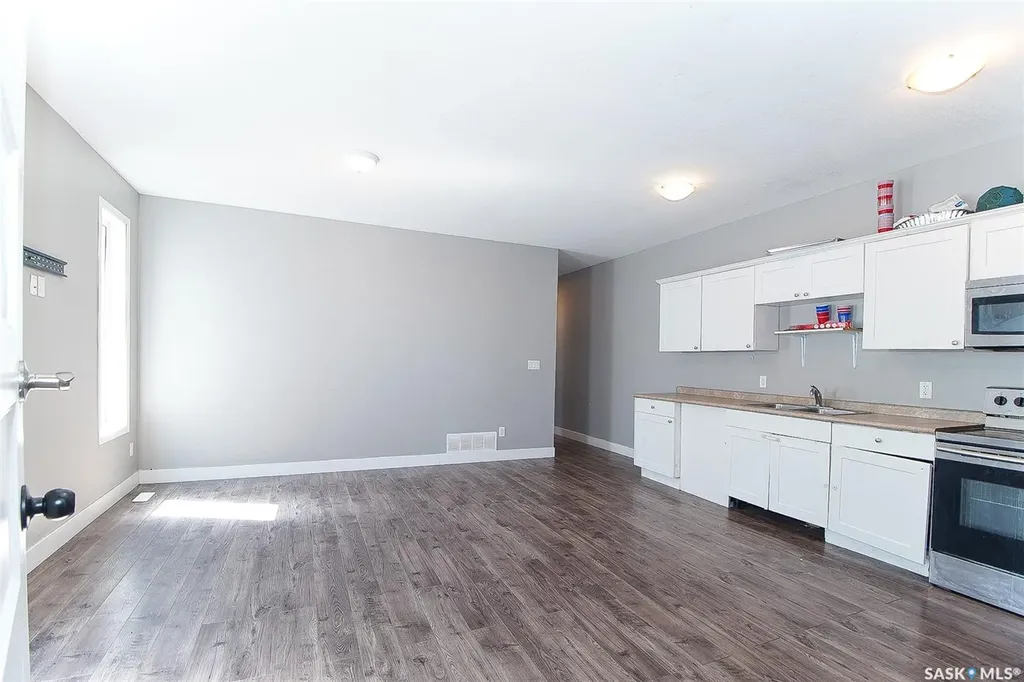 1352 Angus Street Regina SK S4T 1Y8