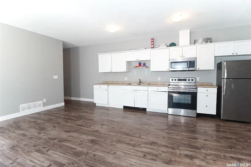 1352 Angus Street Regina SK S4T 1Y8