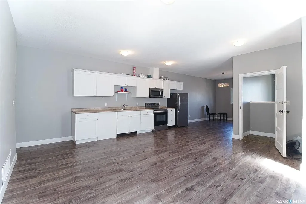 1352 Angus Street Regina SK S4T 1Y8