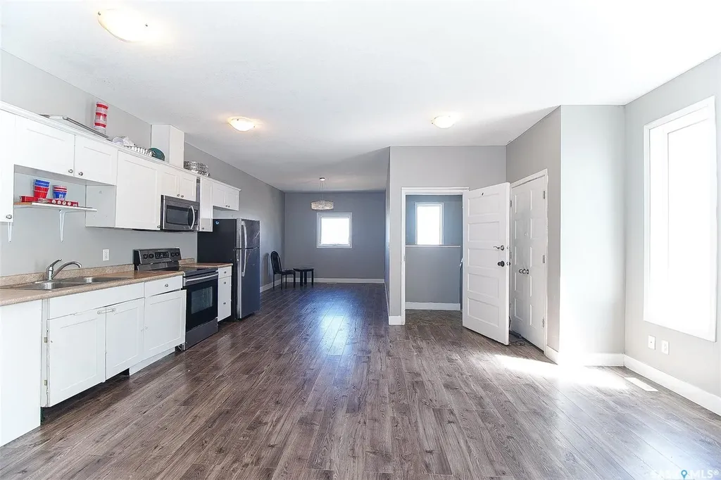 1352 Angus Street Regina SK S4T 1Y8