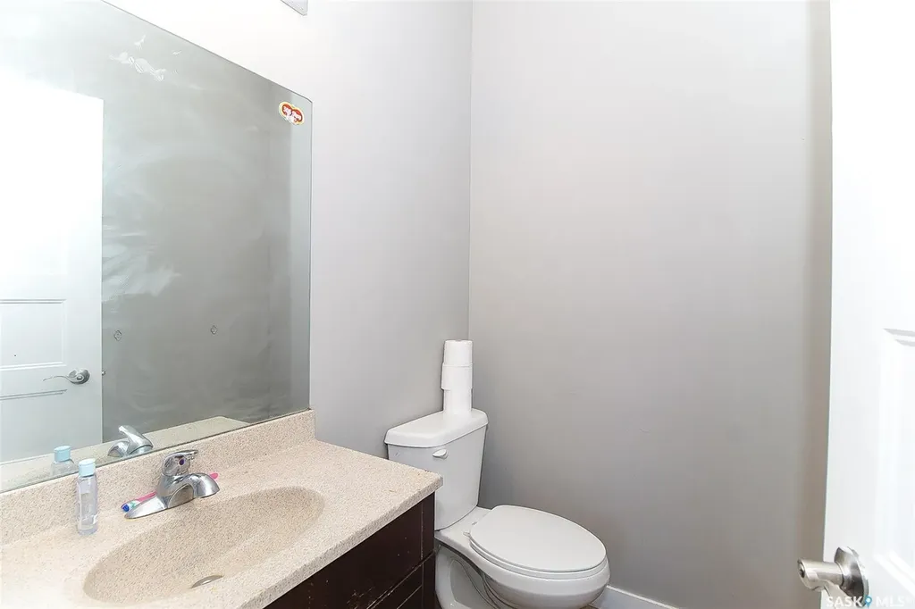 1352 Angus Street Regina SK S4T 1Y8