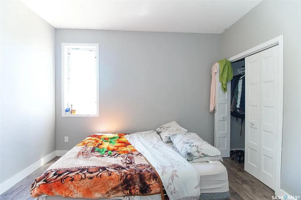 1352 Angus Street Regina SK S4T 1Y8