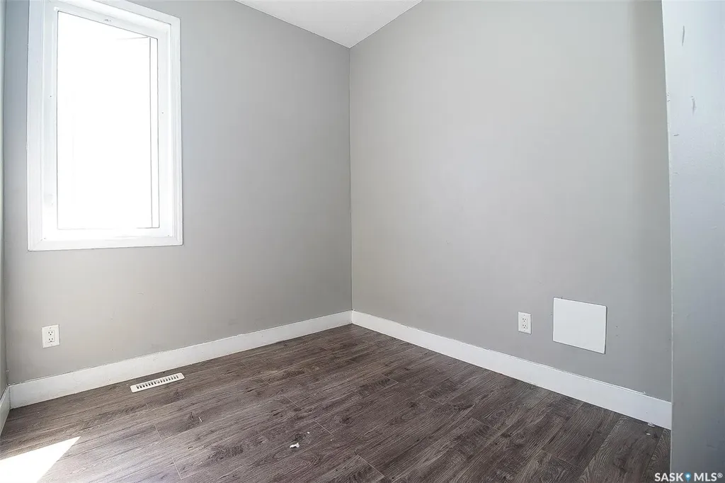 1352 Angus Street Regina SK S4T 1Y8