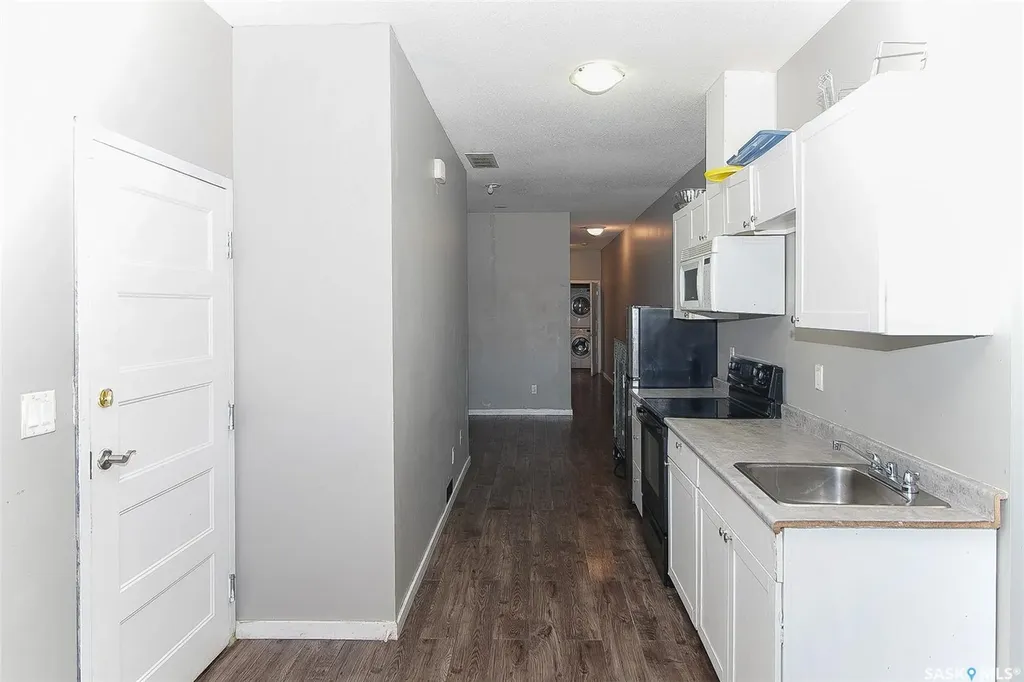 1352 Angus Street Regina SK S4T 1Y8