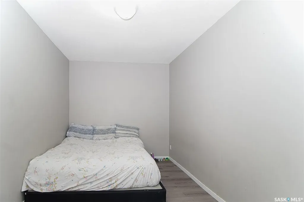 1352 Angus Street Regina SK S4T 1Y8