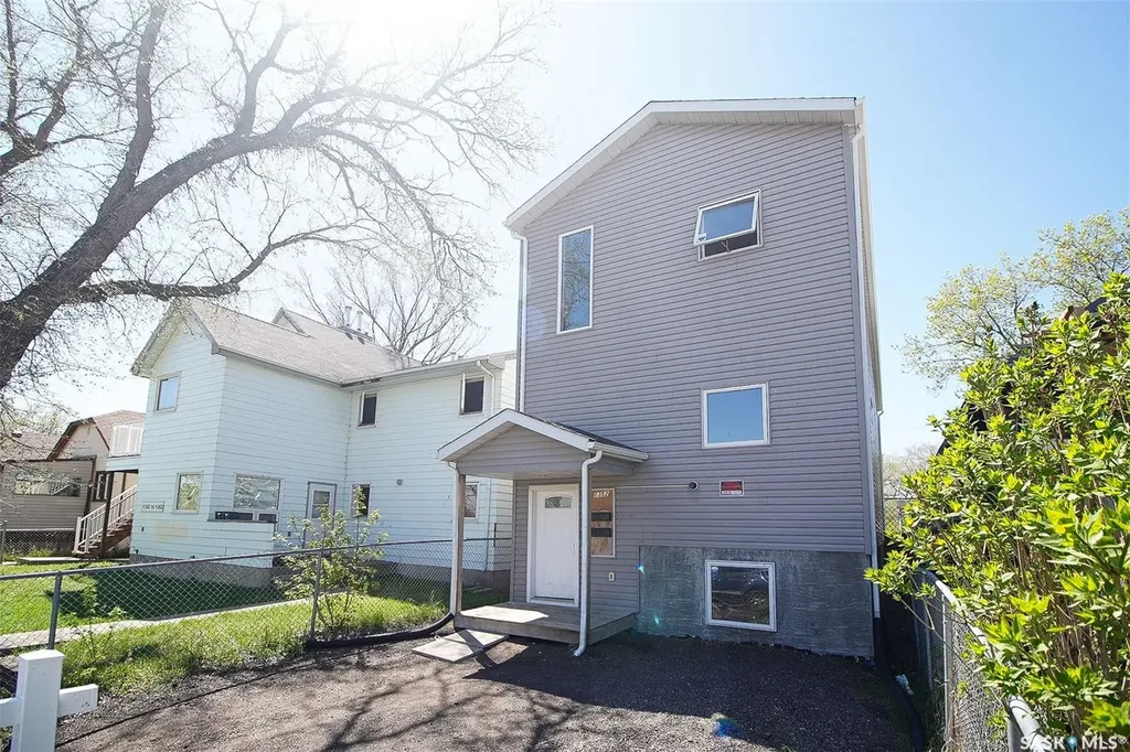 1352 Angus Street Regina SK S4T 1Y8