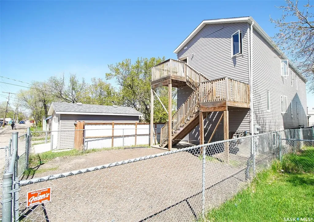 1352 Angus Street Regina SK S4T 1Y8