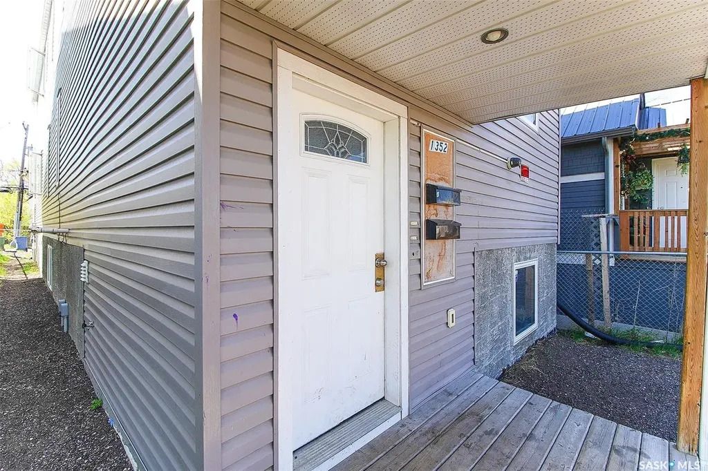 1352 Angus Street Regina SK S4T 1Y8