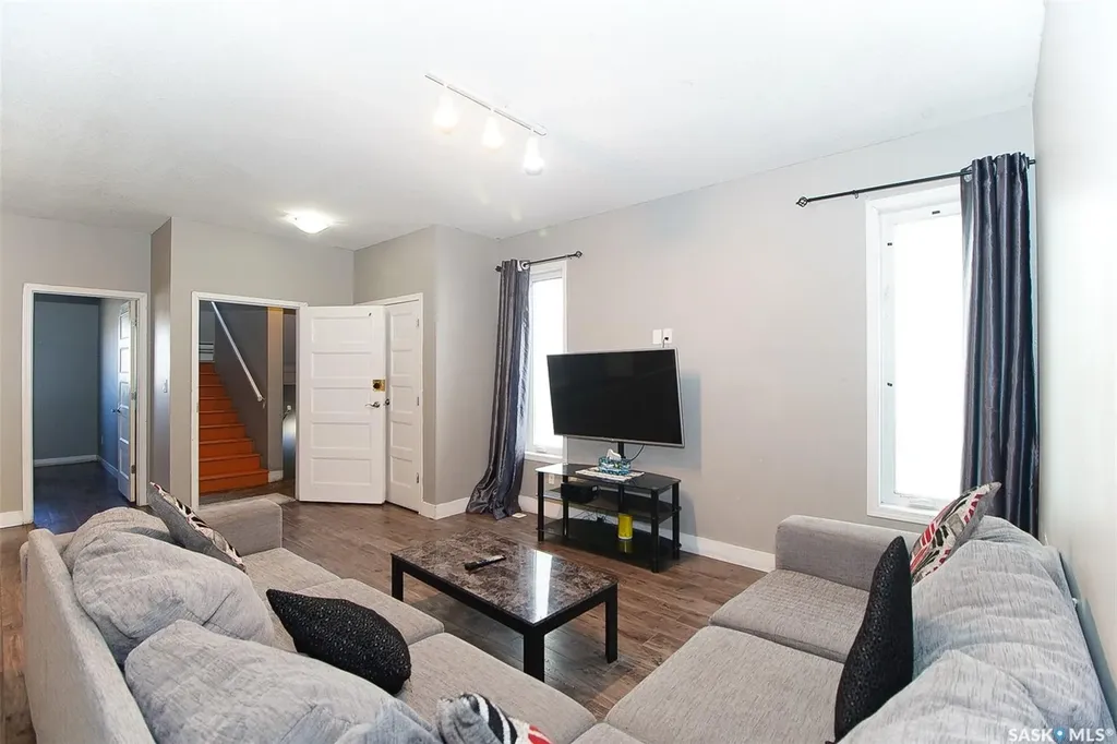 1352 Angus Street Regina SK S4T 1Y8