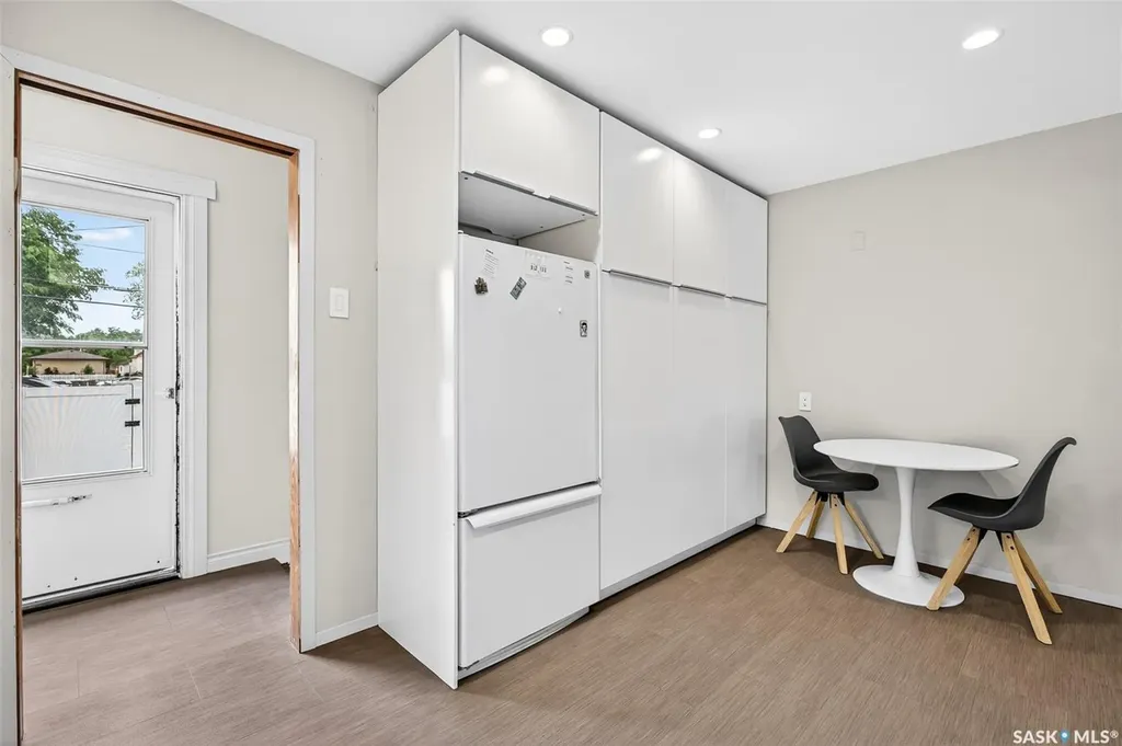 1198 Duffield Crescent Moose Jaw SK S6H 5M4