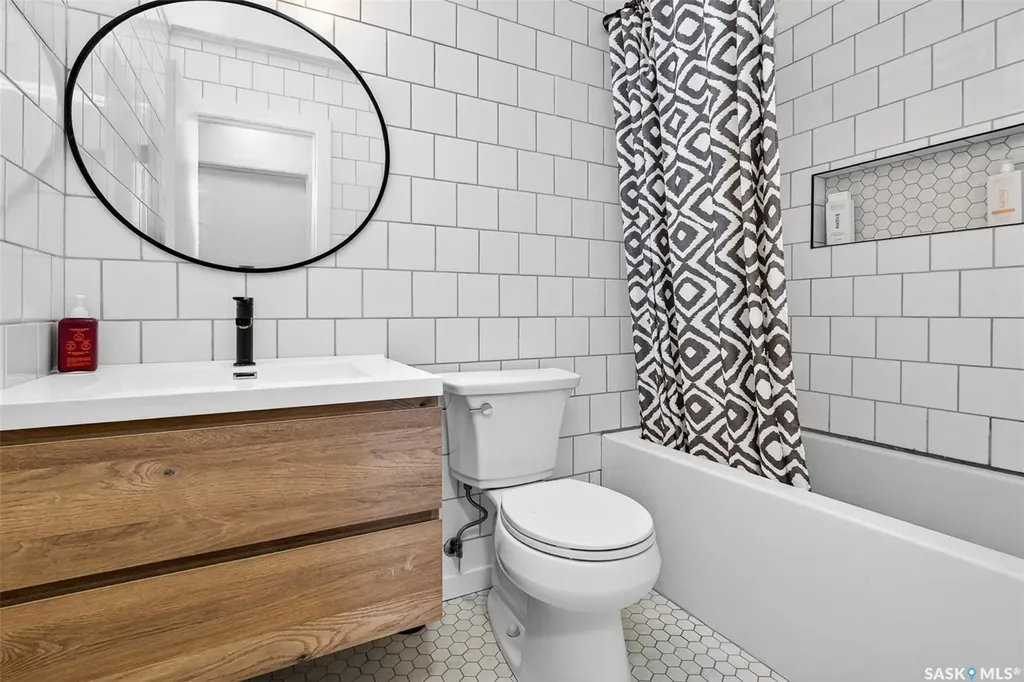 1198 Duffield Crescent Moose Jaw SK S6H 5M4