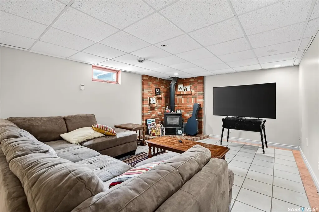 1198 Duffield Crescent Moose Jaw SK S6H 5M4