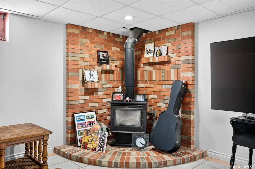 1198 Duffield Crescent Moose Jaw SK S6H 5M4
