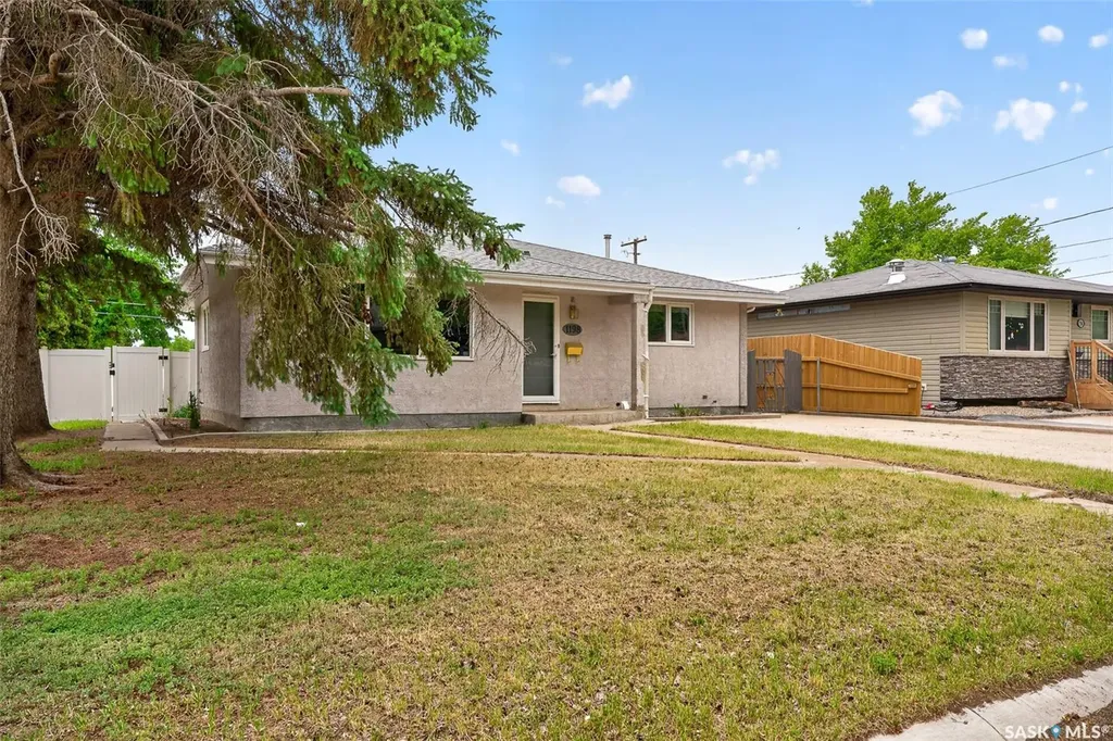1198 Duffield Crescent Moose Jaw SK S6H 5M4