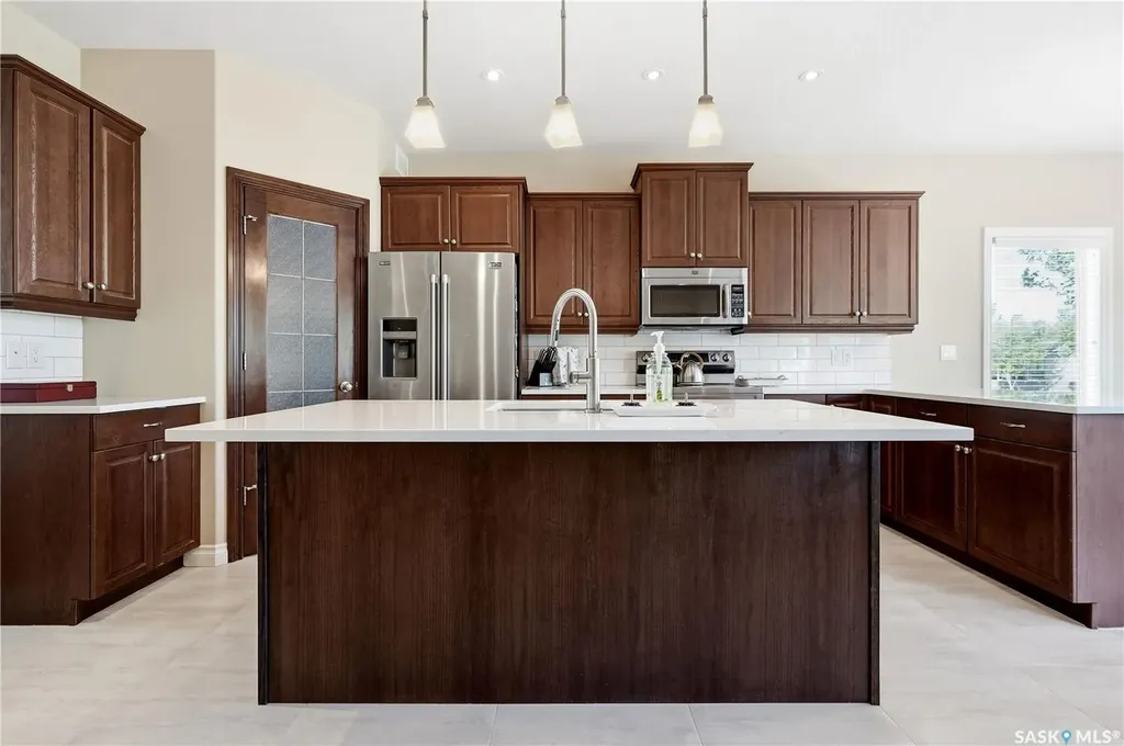 4501 Bergamot Bay E Regina SK S4V 1M8