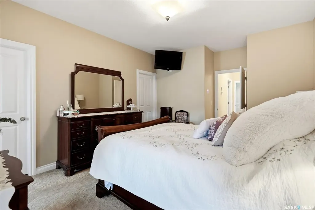 4501 Bergamot Bay E Regina SK S4V 1M8