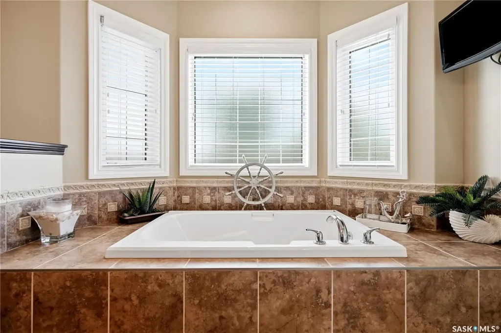 4501 Bergamot Bay E Regina SK S4V 1M8