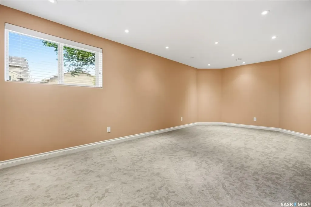 4501 Bergamot Bay E Regina SK S4V 1M8