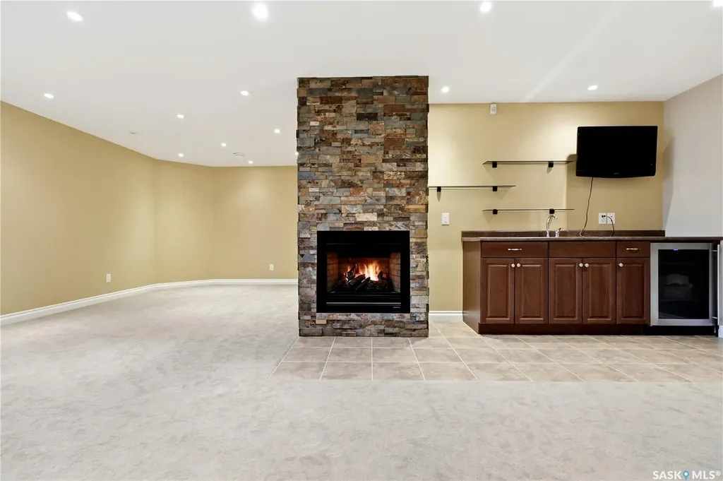 4501 Bergamot Bay E Regina SK S4V 1M8