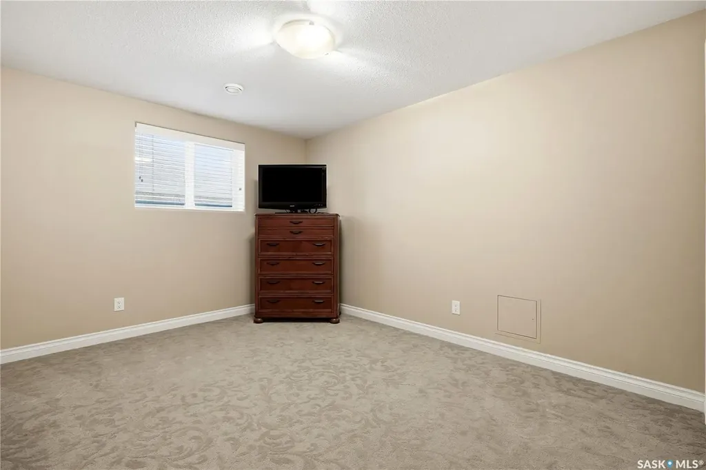 4501 Bergamot Bay E Regina SK S4V 1M8