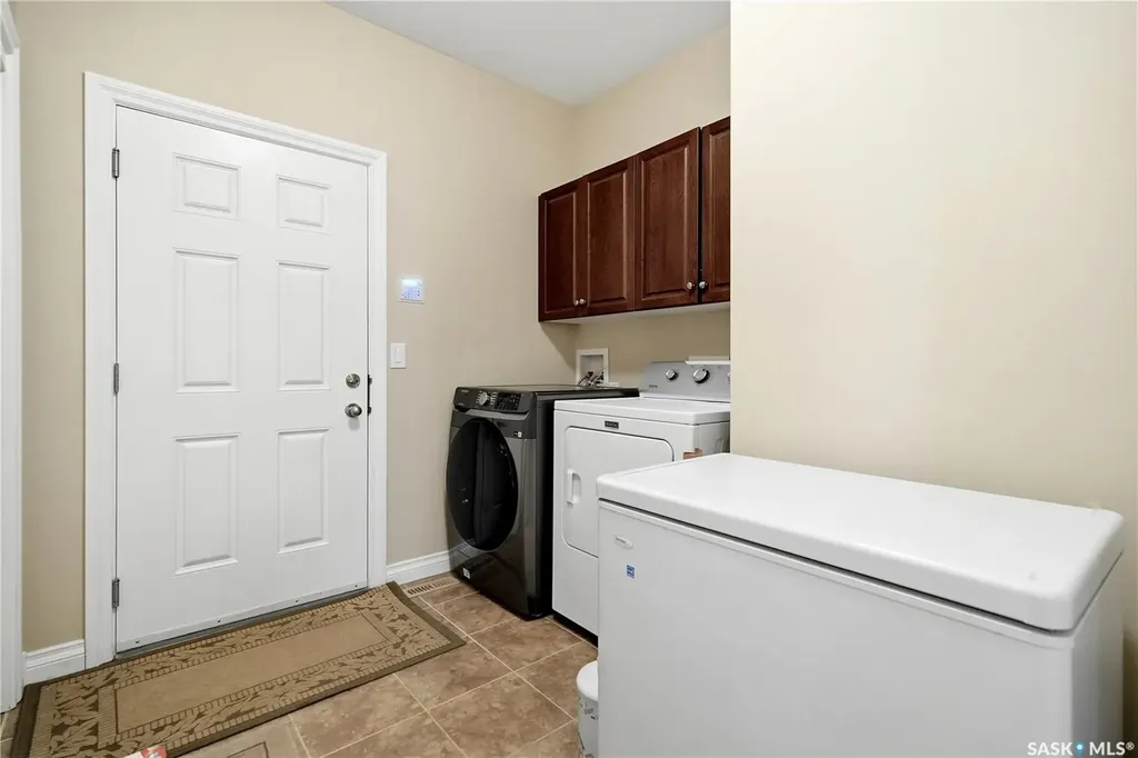 4501 Bergamot Bay E Regina SK S4V 1M8