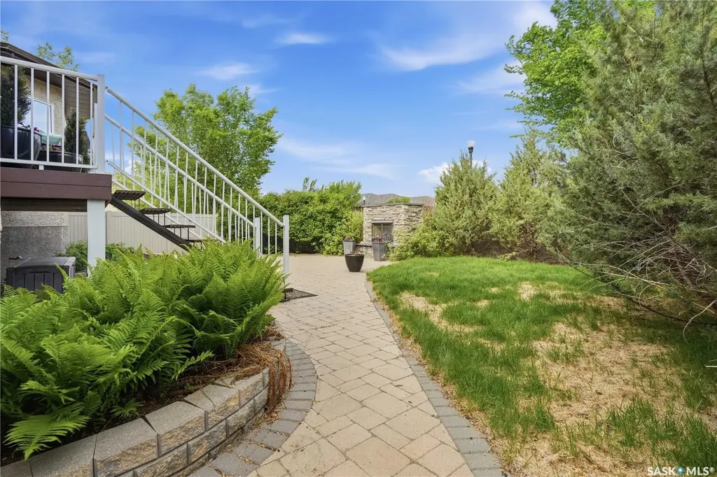 4501 Bergamot Bay E Regina SK S4V 1M8