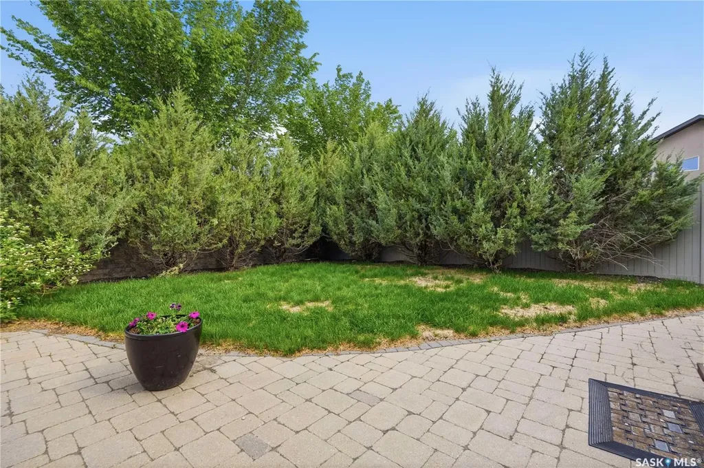 4501 Bergamot Bay E Regina SK S4V 1M8