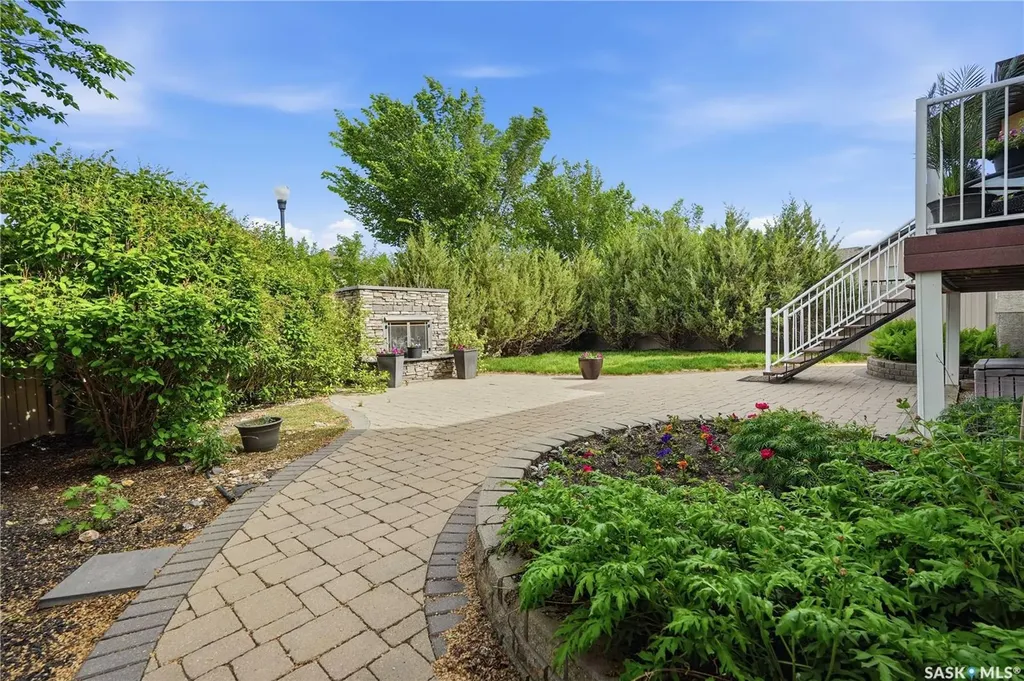 4501 Bergamot Bay E Regina SK S4V 1M8