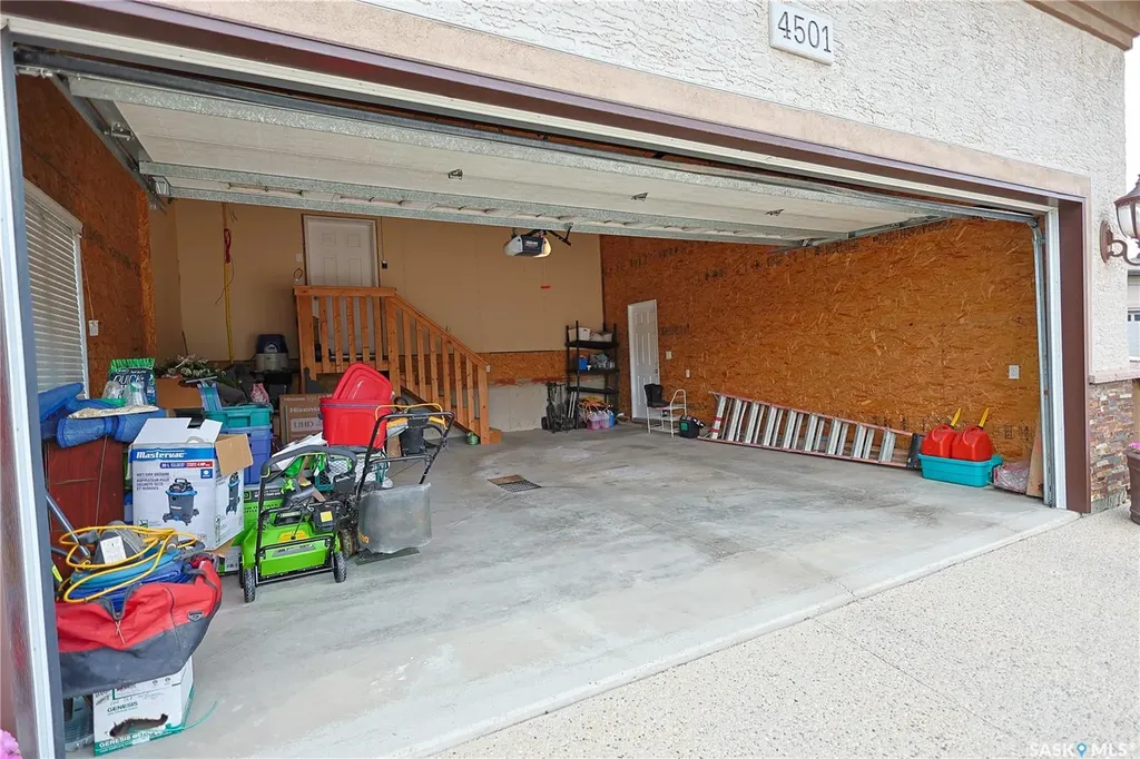 4501 Bergamot Bay E Regina SK S4V 1M8