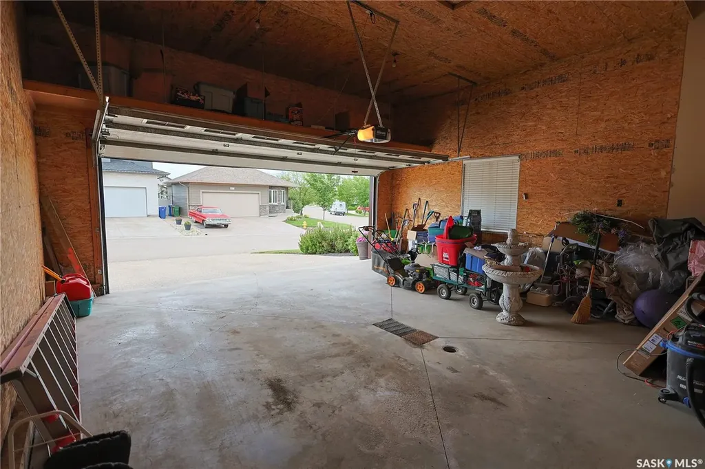 4501 Bergamot Bay E Regina SK S4V 1M8