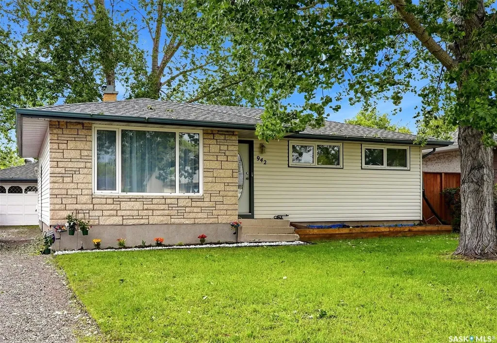 942 Broad Street N Regina SK S4R 5V7