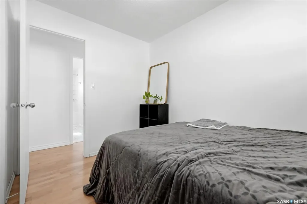 942 Broad Street N Regina SK S4R 5V7