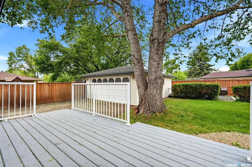 942 Broad Street N Regina SK S4R 5V7