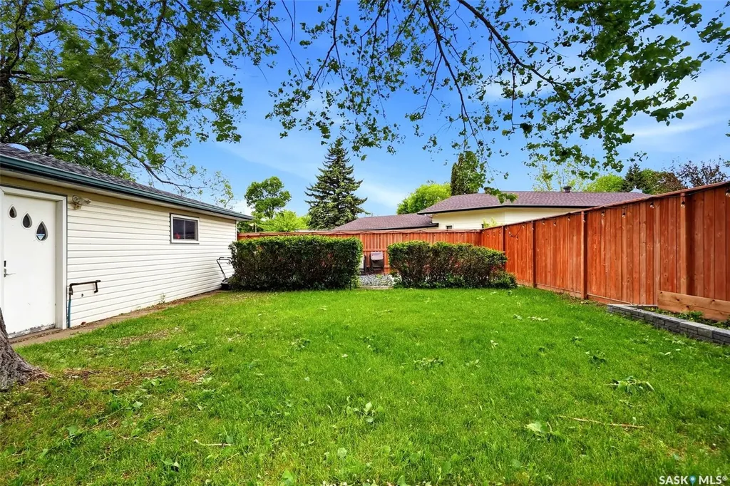 942 Broad Street N Regina SK S4R 5V7