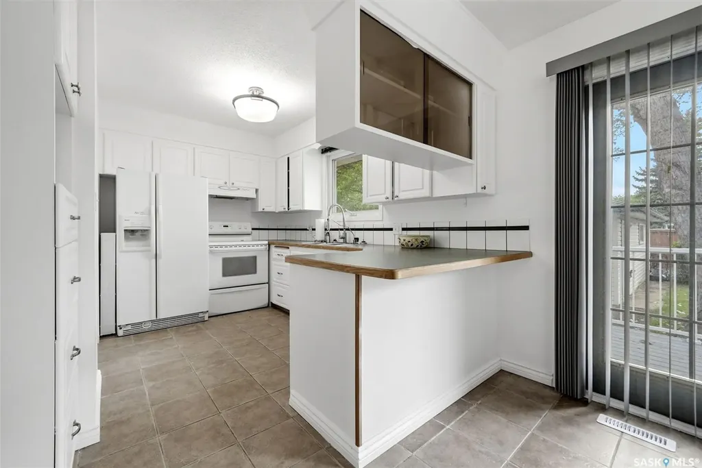 942 Broad Street N Regina SK S4R 5V7