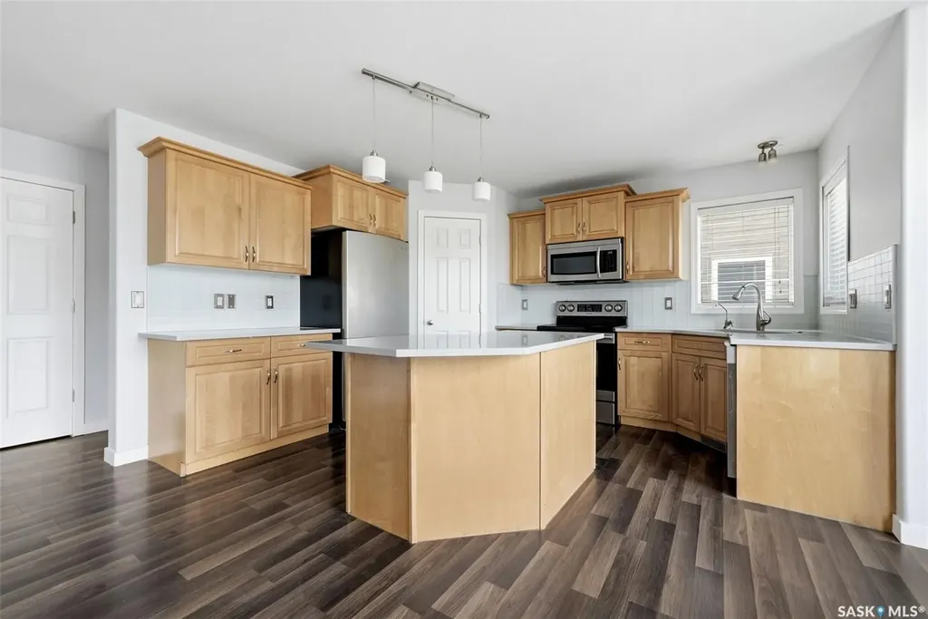 2755 Alfred Crescent Regina SK S4V 1E5