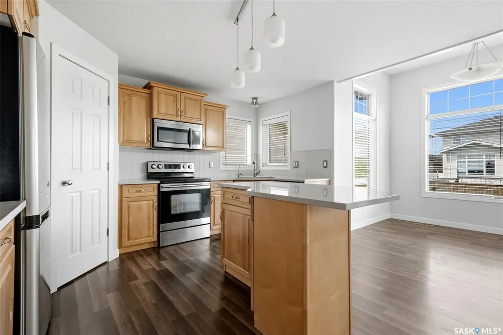 2755 Alfred Crescent Regina SK S4V 1E5